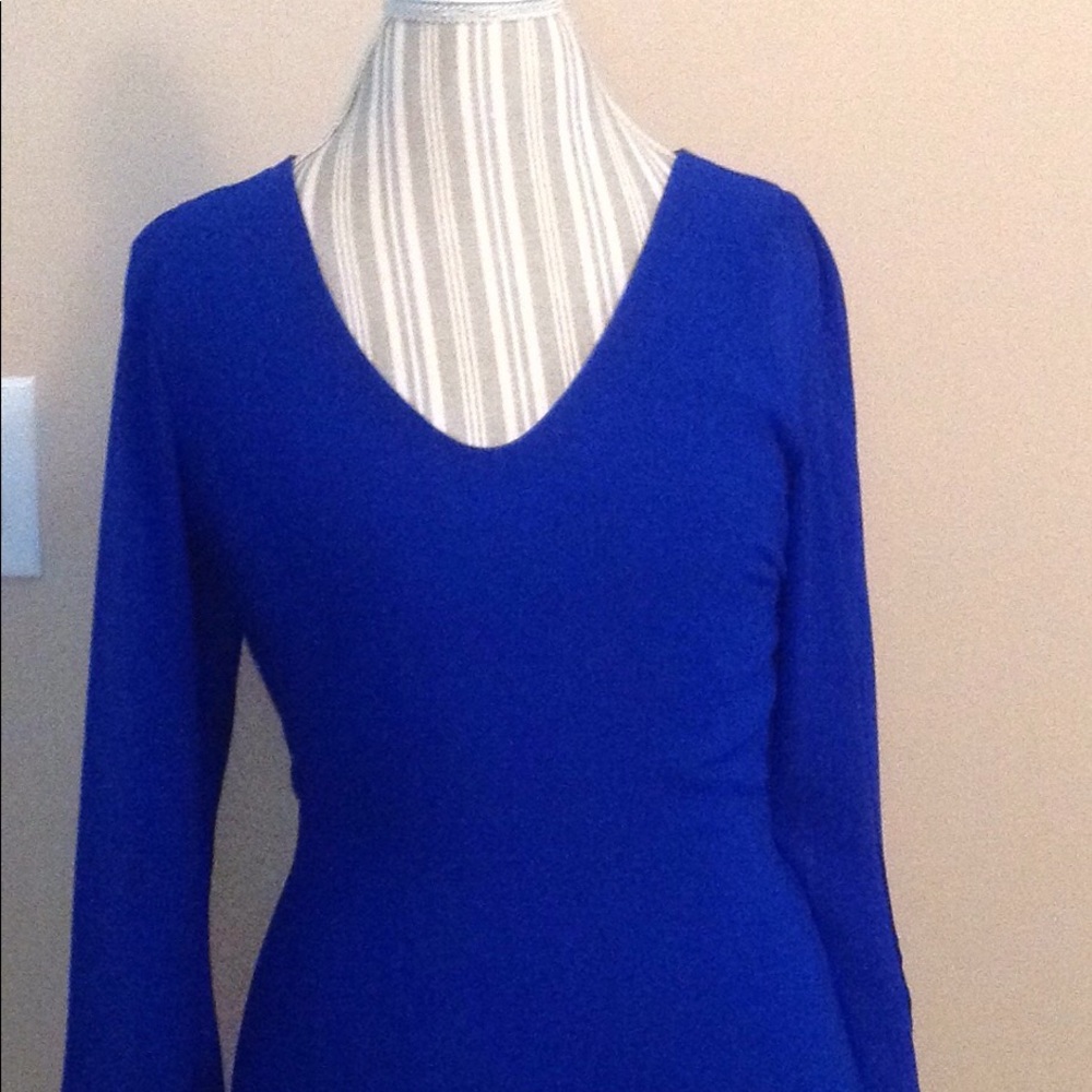 ❤️ Dress with slit long sleeves